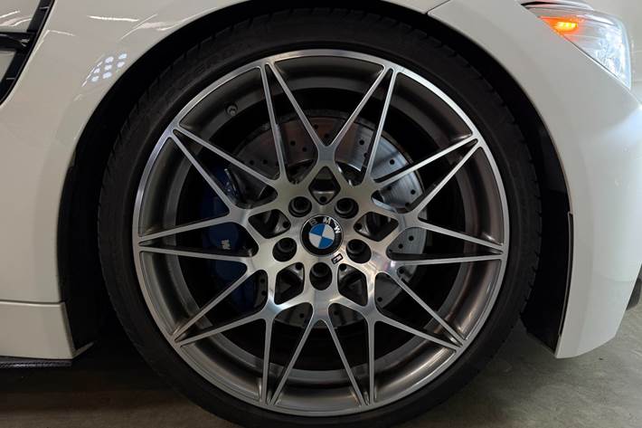 Hvid BMW M4 fra 2017