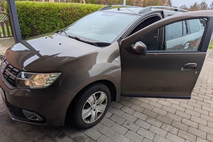 Brun Dacia Logan fra 2017