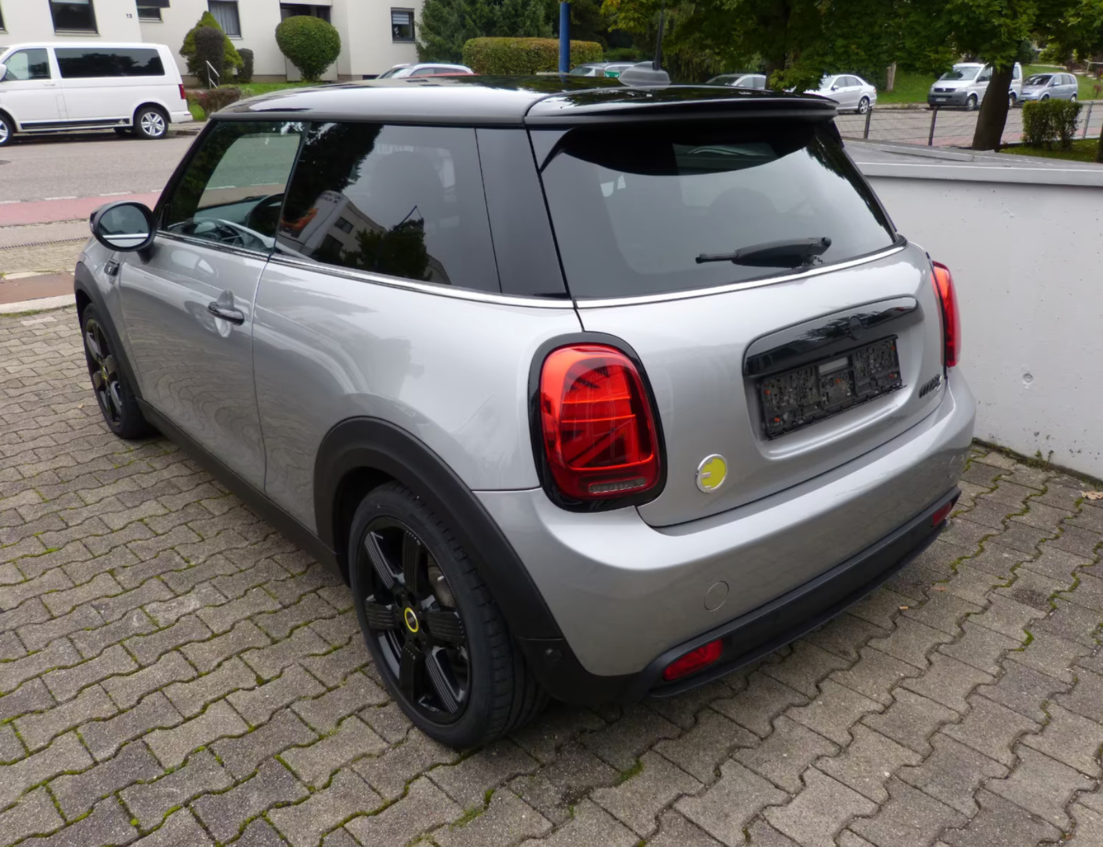 Sort Mini Cooper SE fra 2023