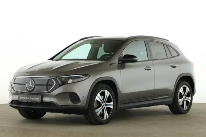 Grå Mercedes EQA250 fra 2022 set udefra