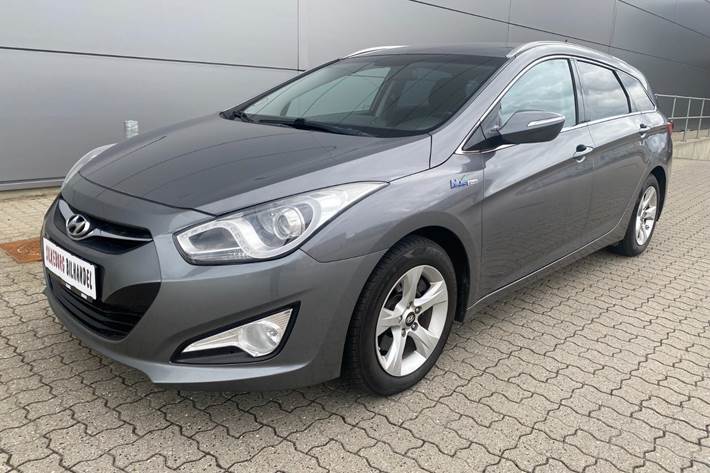 Grå Hyundai i40 fra 2014 set udefra
