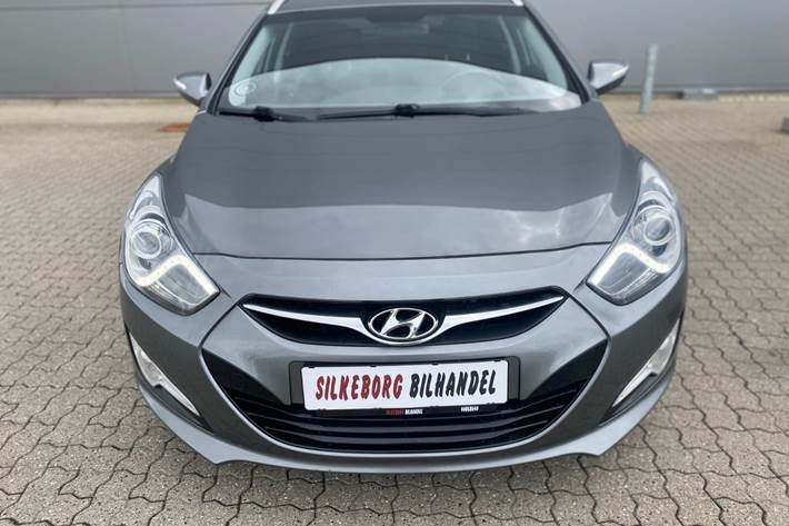Grå Hyundai i40 fra 2014