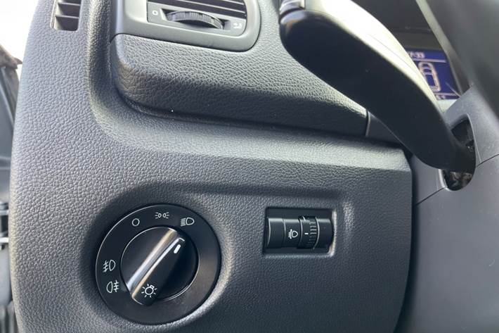 Blå Skoda Fabia fra 2013