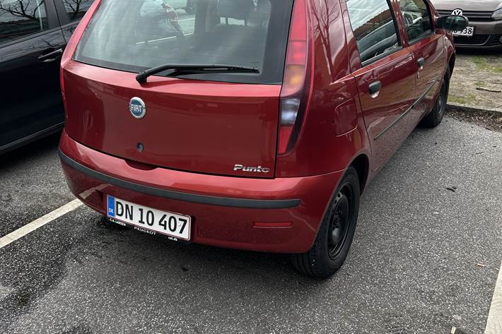 Grå Fiat Punto fra 2007