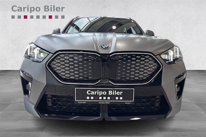 Grå BMW iX2 fra 2025