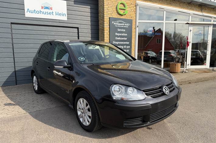 Sort VW Golf V fra 2004