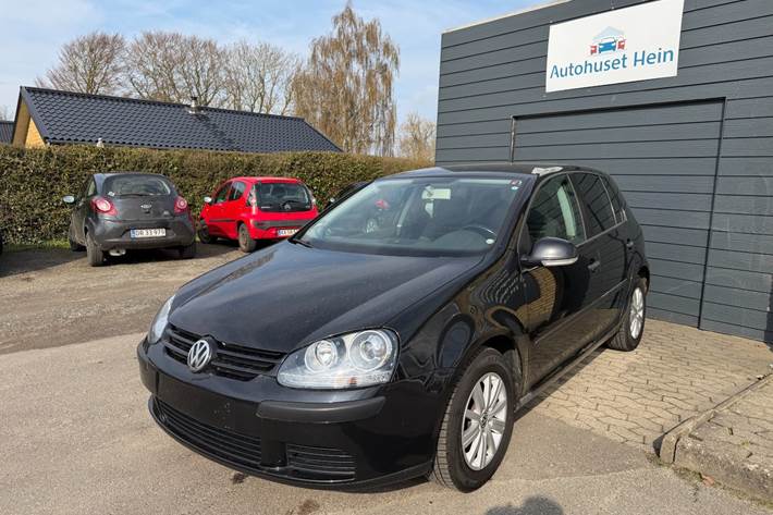 Sort VW Golf V fra 2004