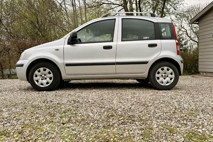 Sølv Fiat Panda fra 2012