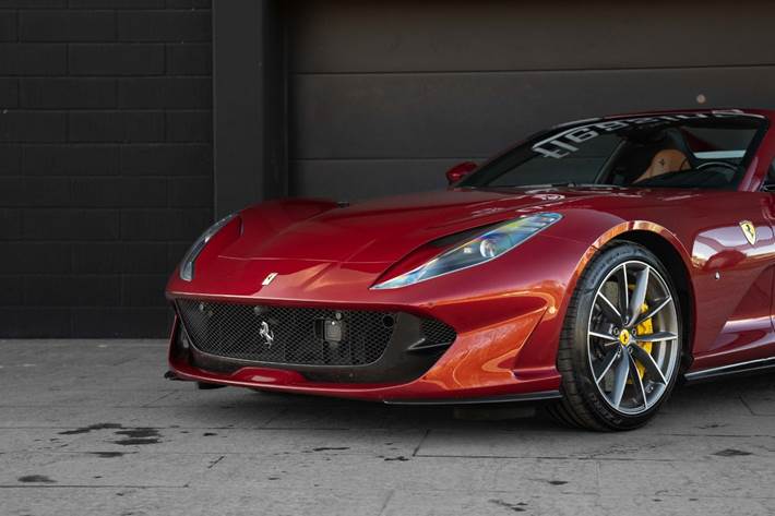 Rød Ferrari 812 GTS fra 2020