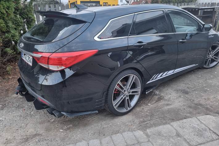 Sort Hyundai i40 fra 2014