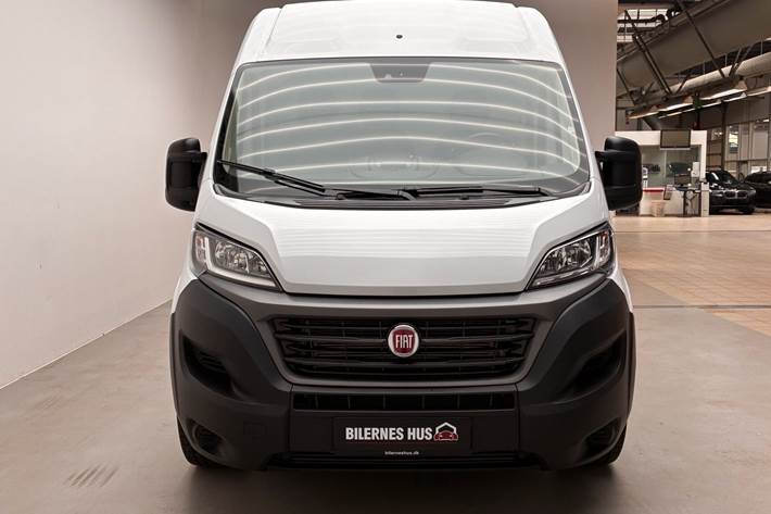 Hvid Fiat Ducato fra 2021