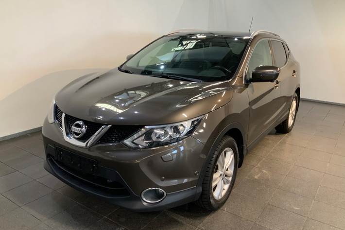 Brun Nissan Qashqai fra 2017 set udefra