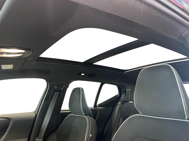 Volvo EX40 Extended Range Black Edition