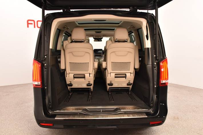 Sort Mercedes V300 d fra 2021