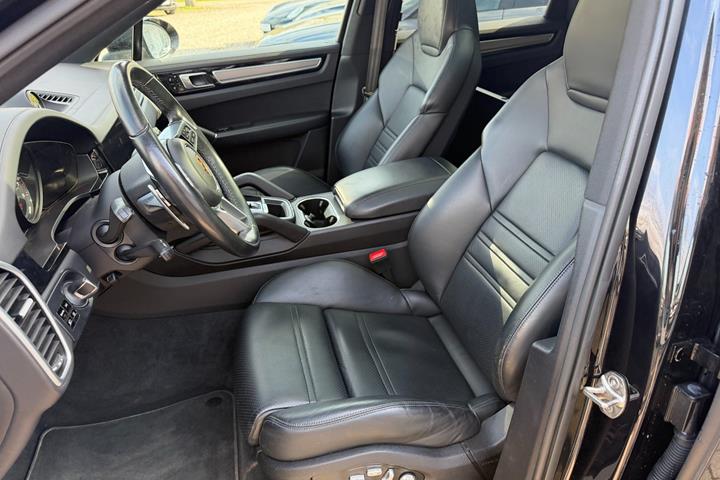 undefined Porsche Cayenne fra 2020