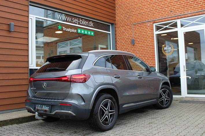 Grå Mercedes EQA250+ fra 2024