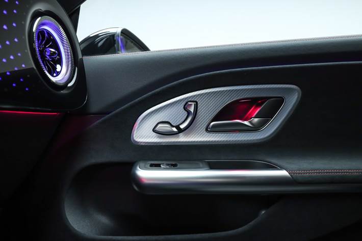 Sort Mercedes CLA250+ fra 2025