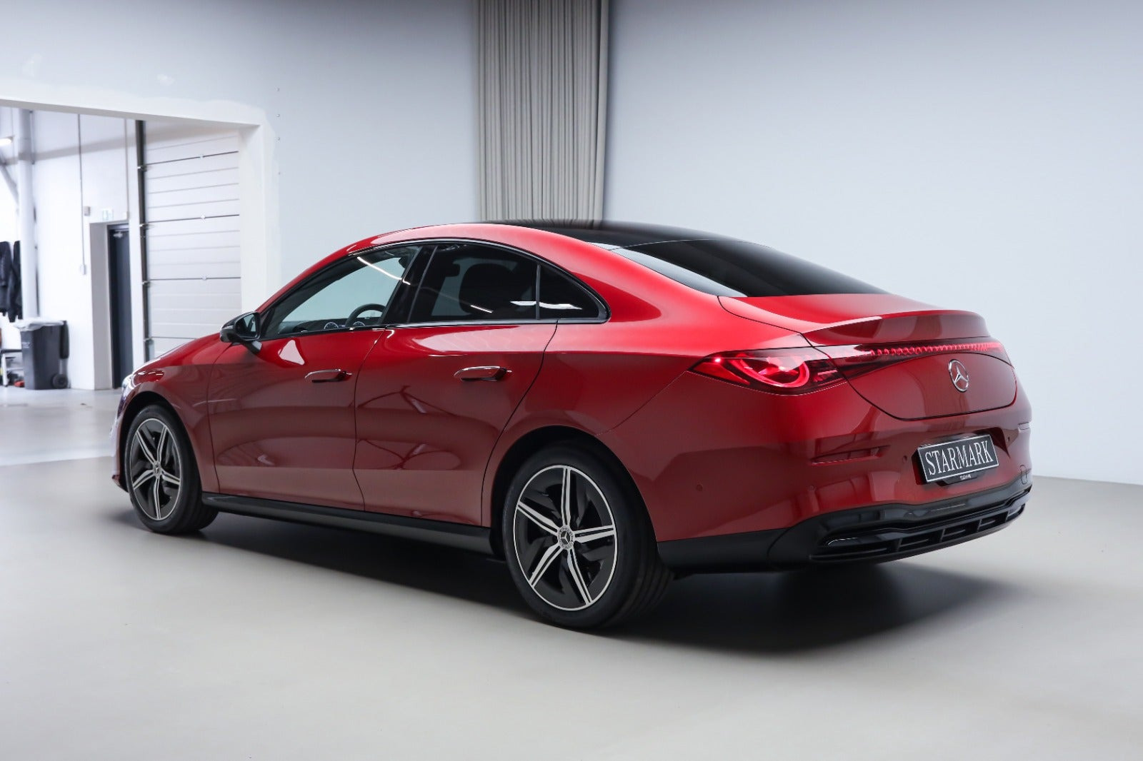 Rød Mercedes CLA250+ fra 2025