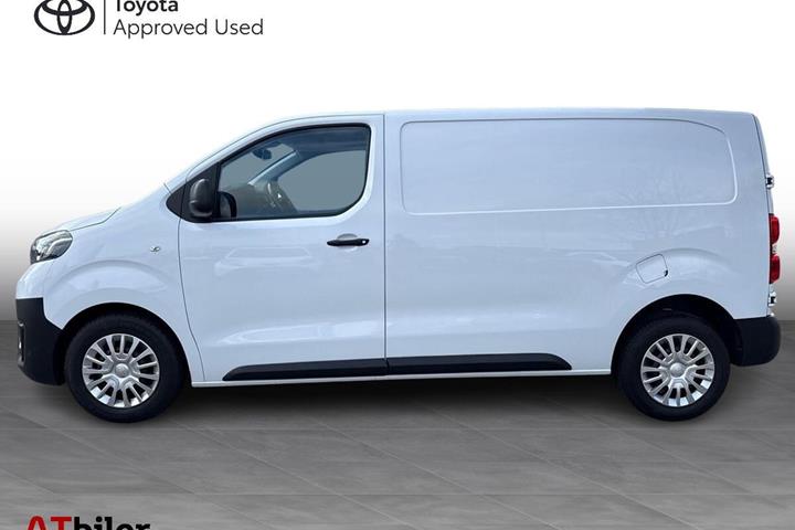 Hvid Toyota ProAce fra 2023