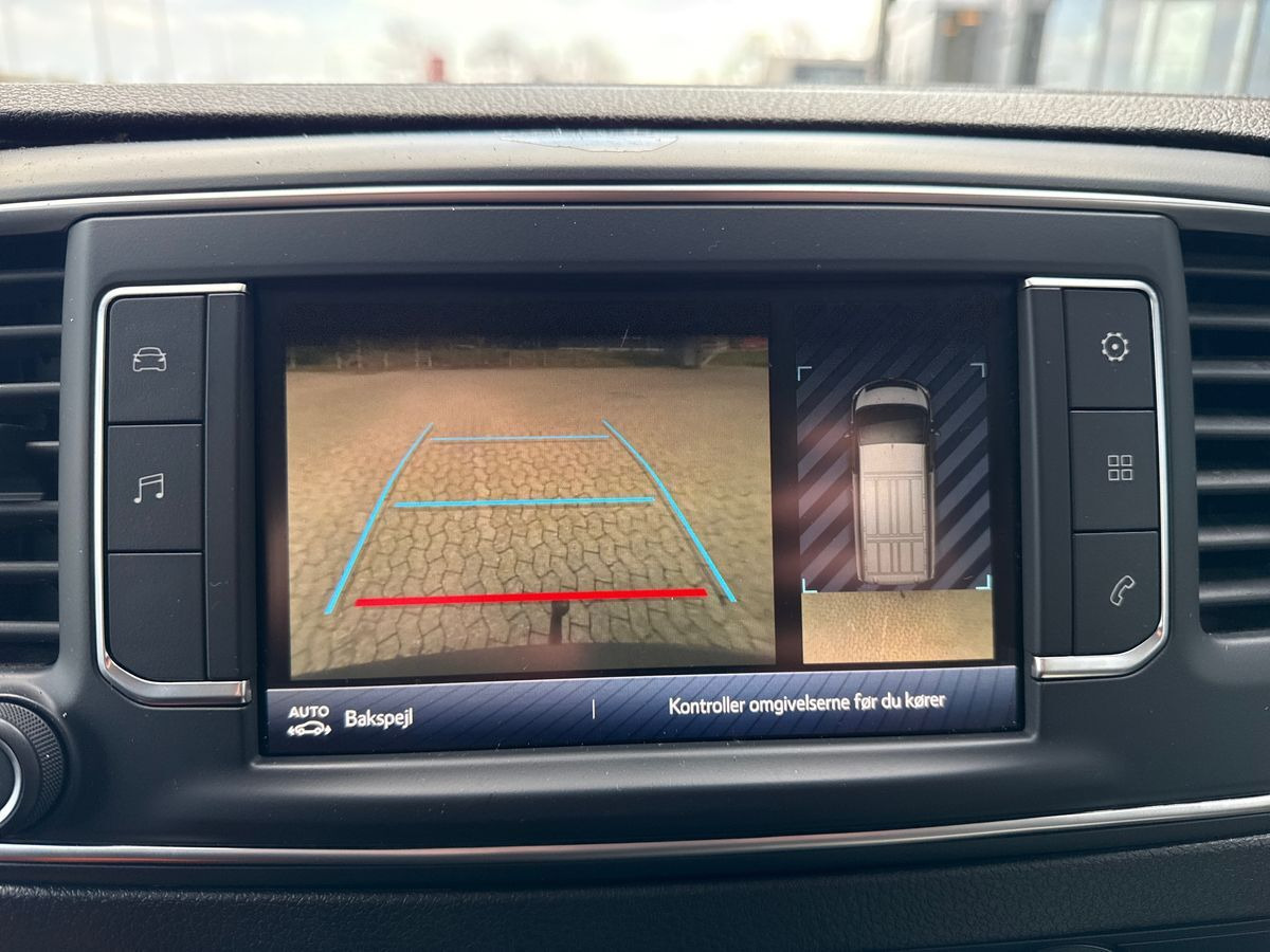 Hvid Toyota ProAce fra 2023