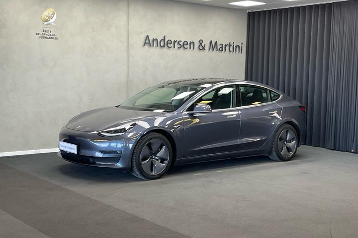 Grå Tesla Model 3 fra 2019 set udefra