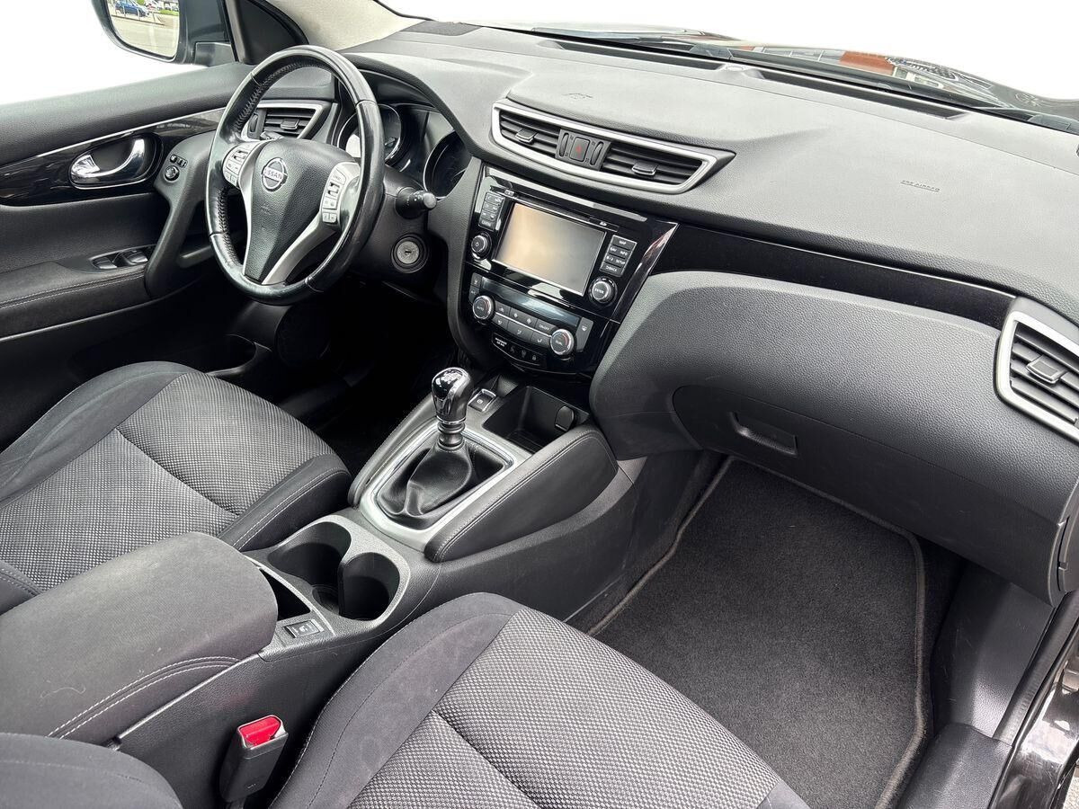 Sort Nissan Qashqai fra 2017