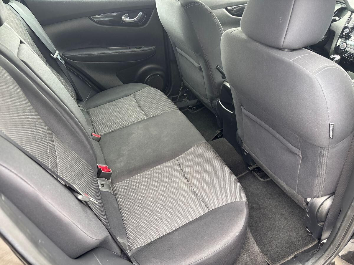 Sort Nissan Qashqai fra 2017