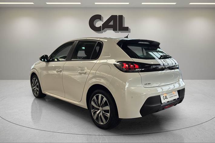 Hvid Peugeot 208 fra 2020