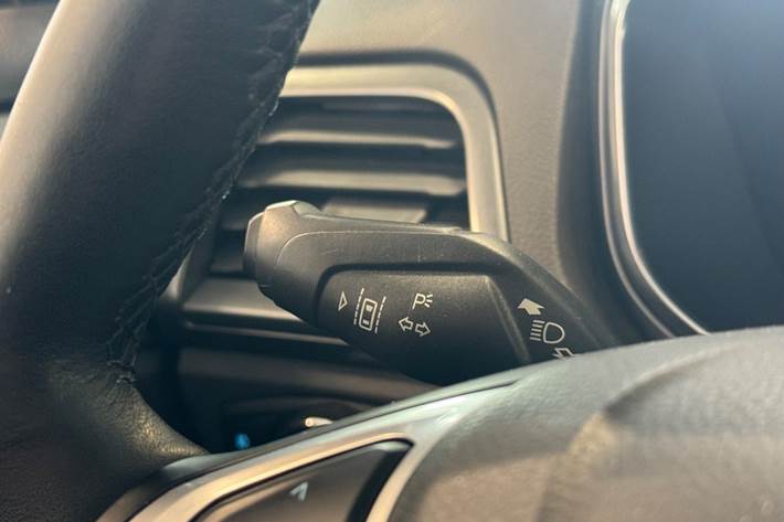 Grå Ford Mondeo fra 2017