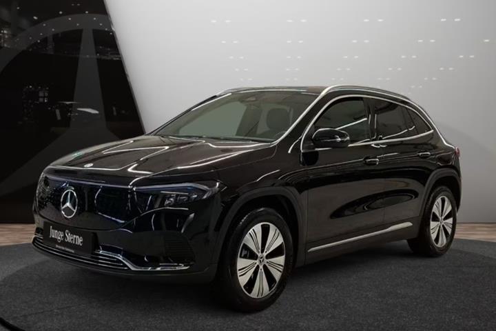 Grå Mercedes EQA250 fra 2025 set udefra