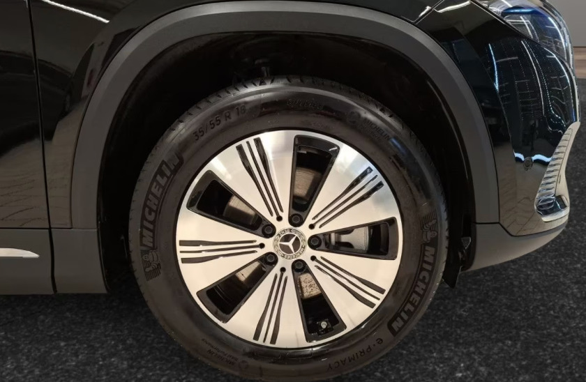 Grå Mercedes EQA250 fra 2025