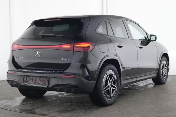 Sort Mercedes EQA350 fra 2024