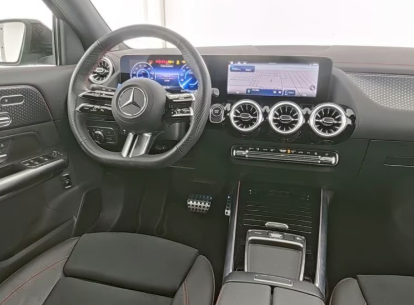 Sort Mercedes EQA350 fra 2024