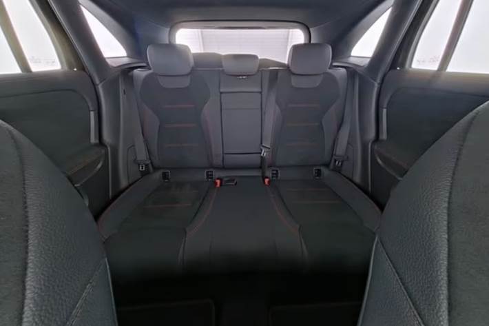 Sort Mercedes EQA350 fra 2024