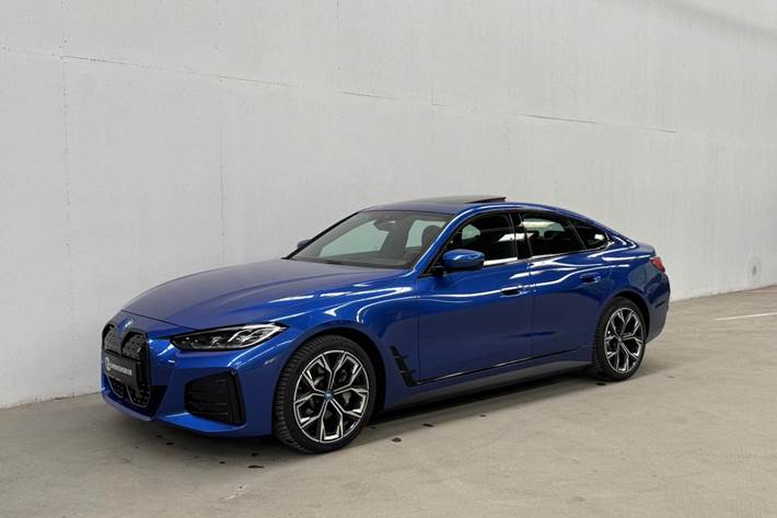 Blå BMW i4 fra 2022