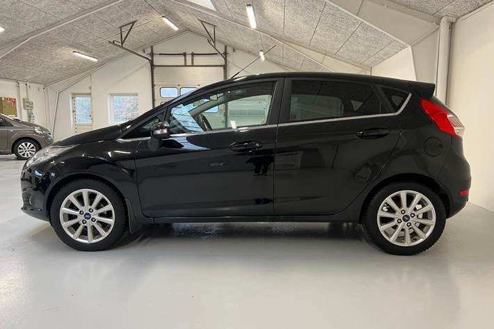 Sort Ford Fiesta fra 2016