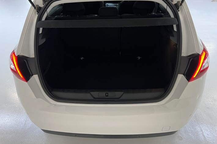 Hvid Peugeot 308 fra 2016