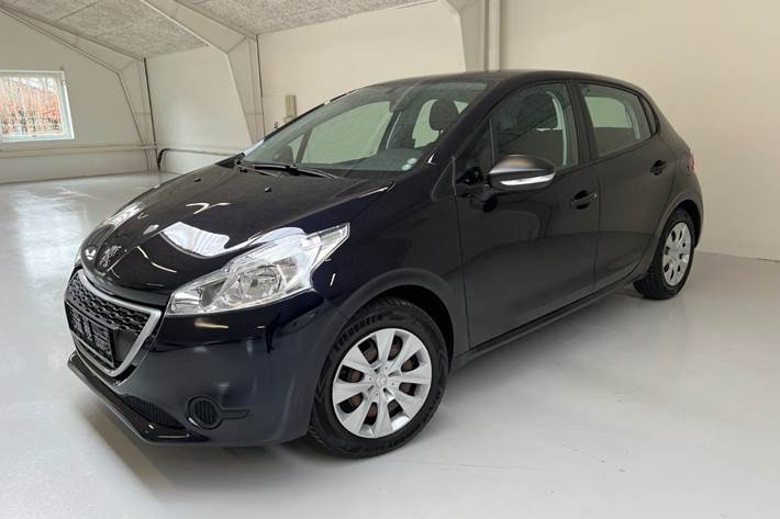 Blå Peugeot 208 fra 2014