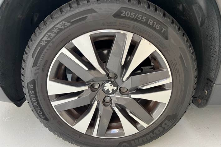 Sort Peugeot 2008 fra 2017