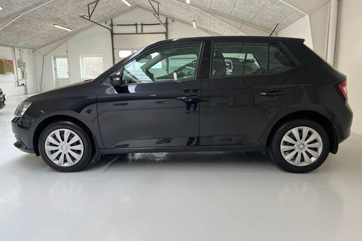 Sort Skoda Fabia fra 2016