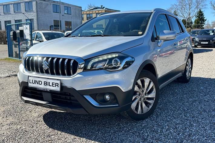 Sølv Suzuki S-Cross fra 2018