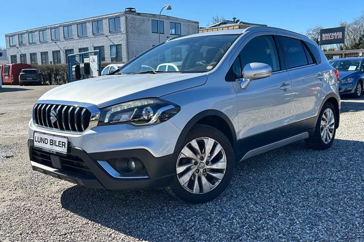 Sølv Suzuki S-Cross fra 2018