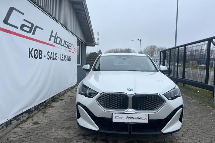 Hvid BMW iX2 fra 2025