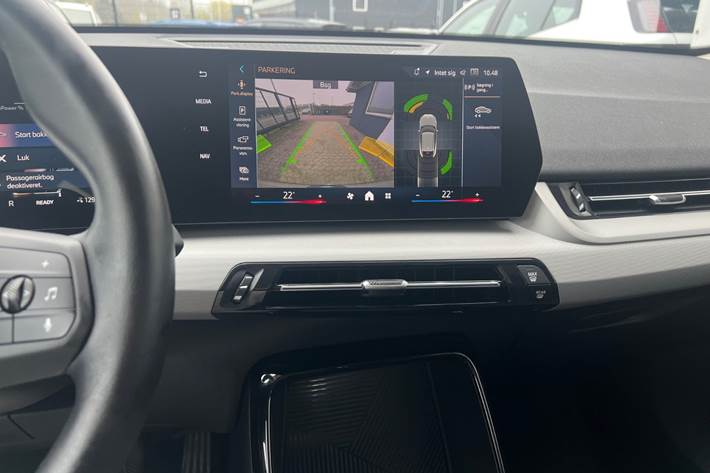 Hvid BMW iX2 fra 2025