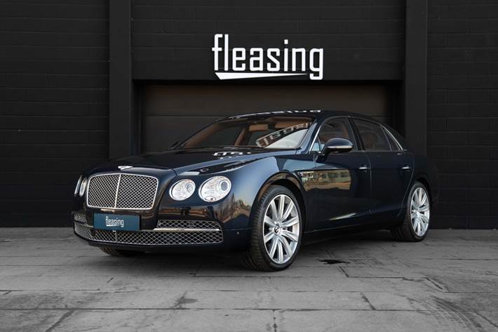 Blå Bentley Flying Spur fra 2013