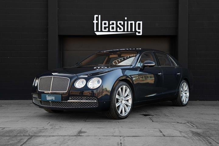 Blå Bentley Flying Spur fra 2013