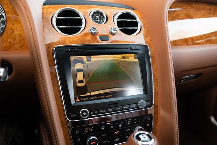 Blå Bentley Flying Spur fra 2013