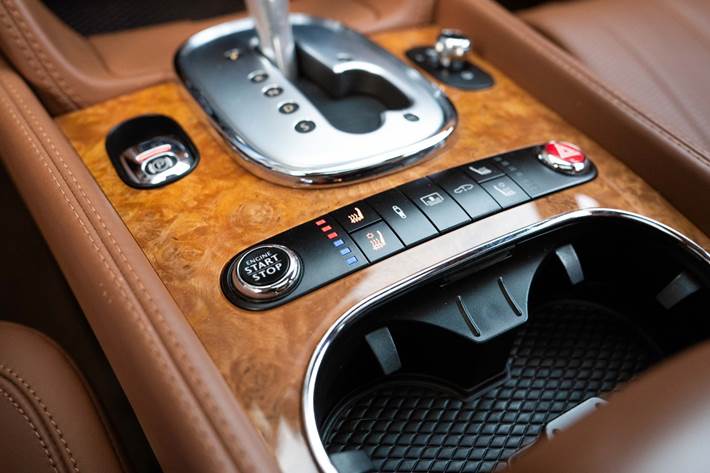 Blå Bentley Flying Spur fra 2013