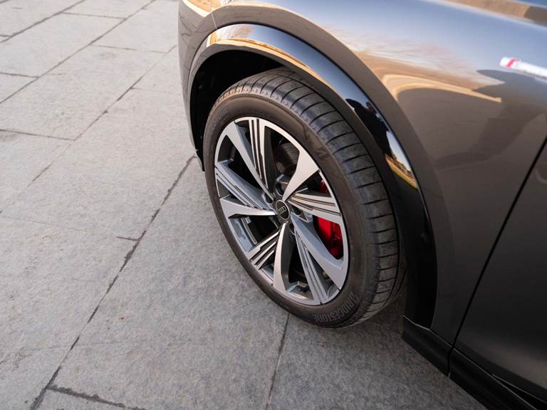 Audi Q6 e-tron S-line performance