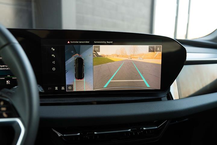 Grå Audi Q6 e-tron fra 2025